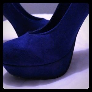 Forever 21 blue suede shoes size 7